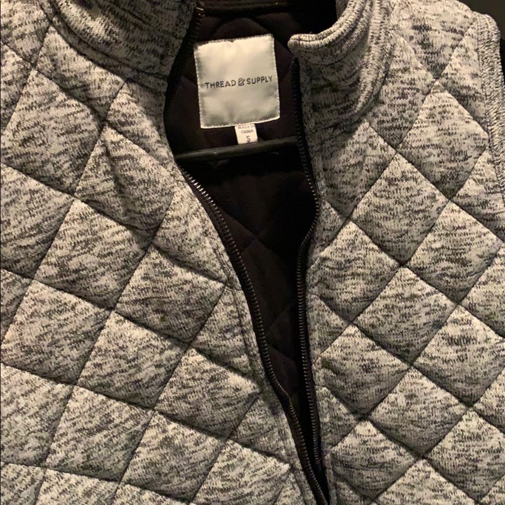 Thread & Supply Vest - Picture 3 of 3